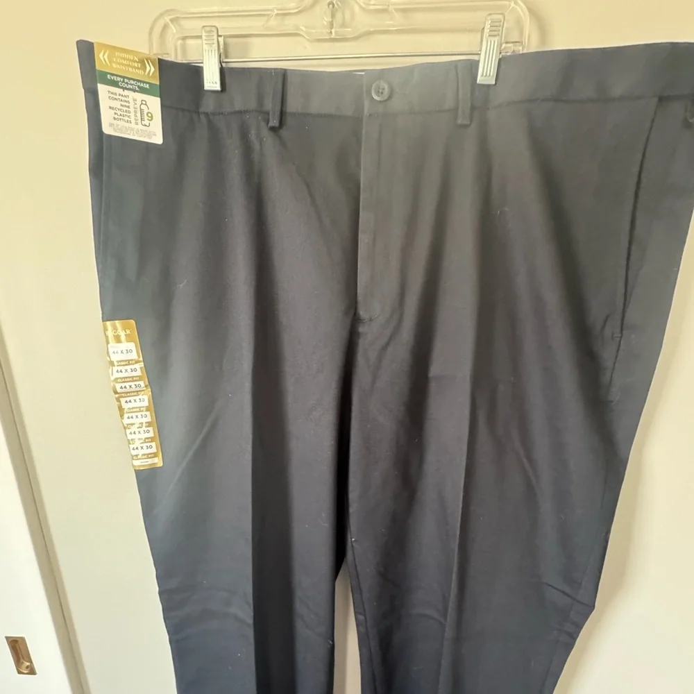 Haggar Khaki Performance Pants Mens 44x30 Navy Classic Fit Flat Front NEW